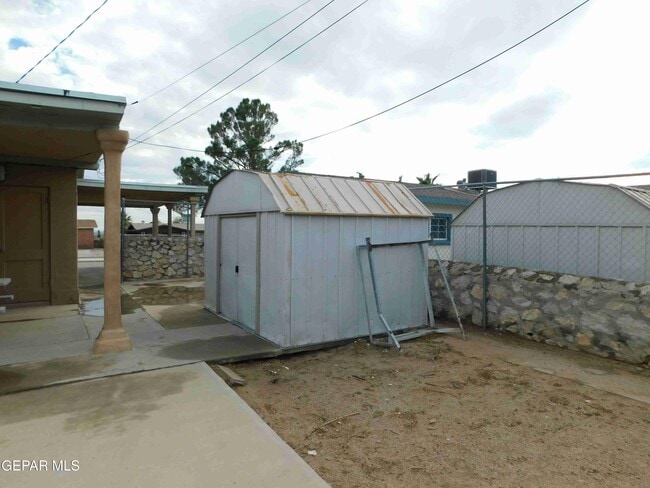 Building Photo - 7423 Mojave Dr
