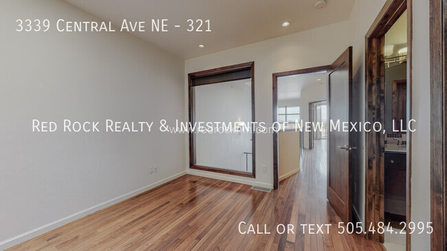 Building Photo - Amazing Loft Concept 2BR in Trendy Nob Hill!