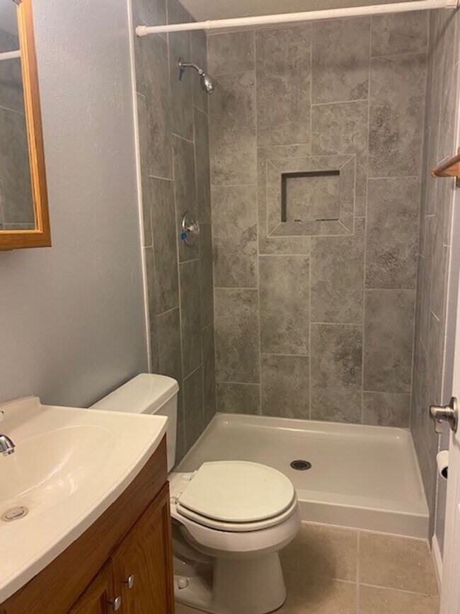 Building Photo - 4 Bedroom &  3 Bath Brick Ranch - $300 off first month's rent if Lease signed by 9/1