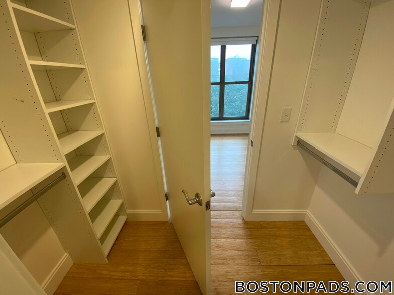 Building Photo - 40 Malvern St