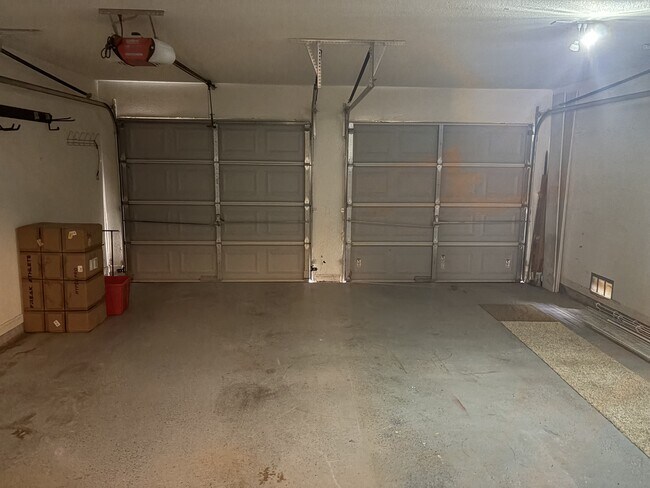 Building Photo - 264 Tierra Grande