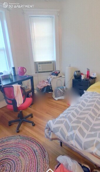 Building Photo - 62 Gordon St