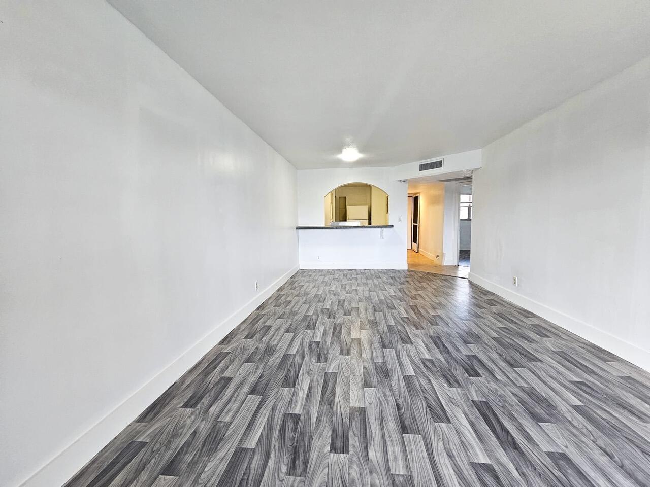 Building Photo - 7960 Colony Cir N