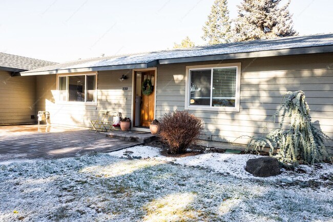 Building Photo - Ranch Style Northeast Bend 3 BR - 2 BA