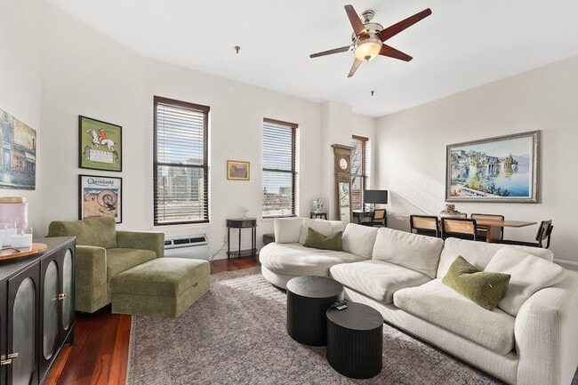 Building Photo - 77 River St