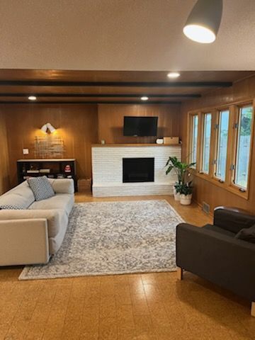Building Photo - Midcentury home across from Lake Johanna w...