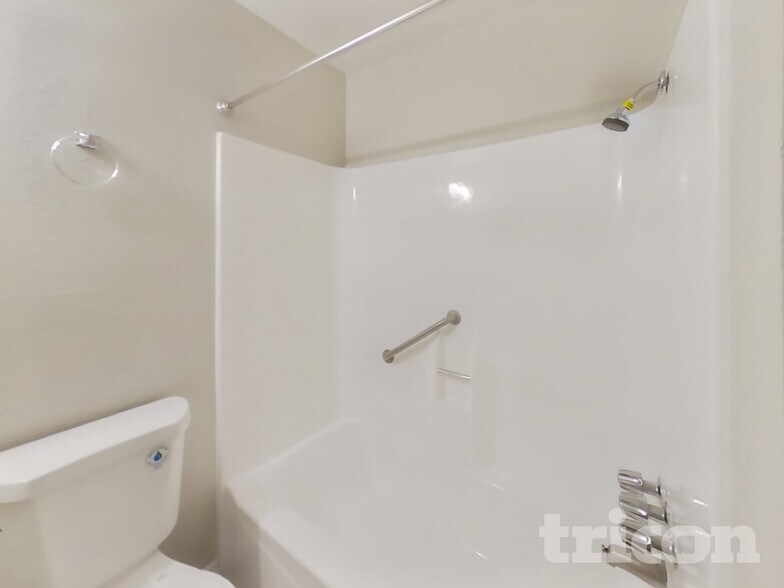 Building Photo - 809 95th Pl