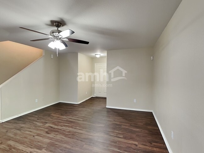 Building Photo - 2467 E Peach Tree Dr