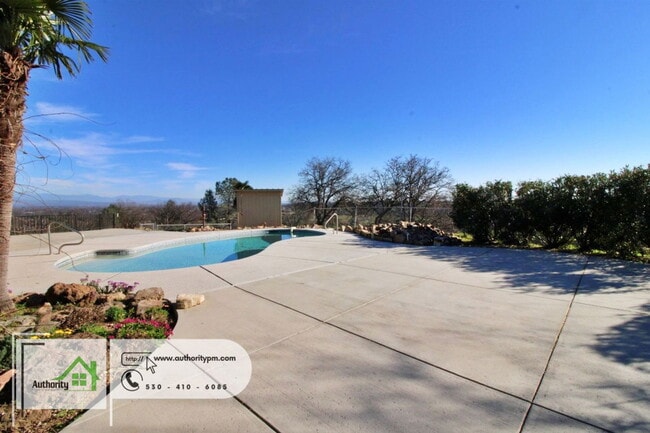 Building Photo - 19250 Hill St