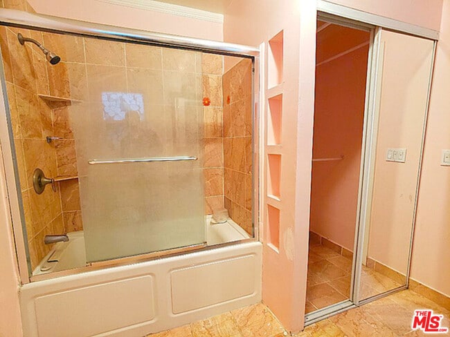 Building Photo - 205 N New Hampshire Ave