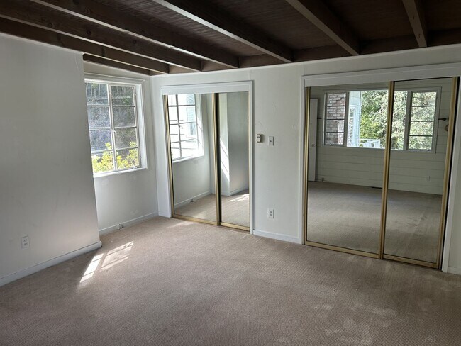 Building Photo - 249 Prospect Dr