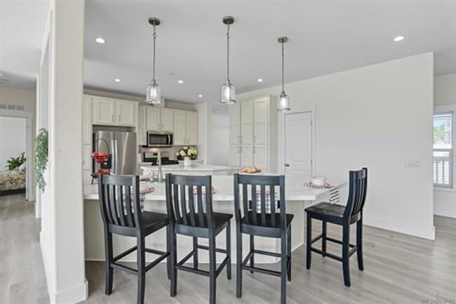 Building Photo - Great family home in rural setting.