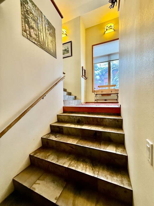 Building Photo - Snowcreek V – Stunning 4 Bed, 3 Bath Corner Unit