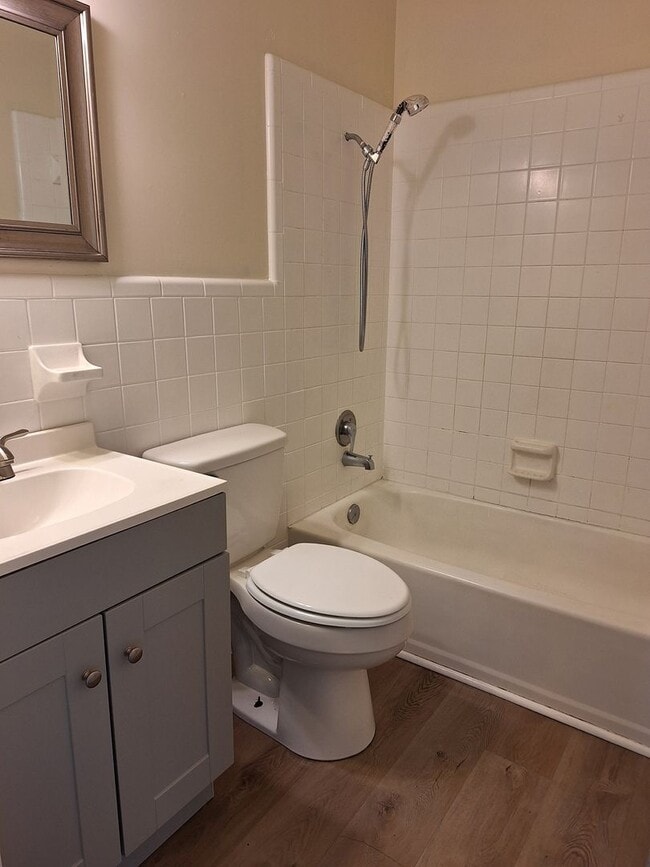 Building Photo - 91 Holland Dr