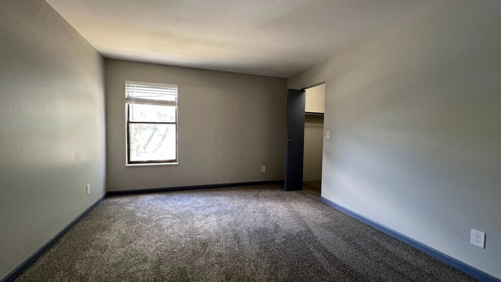 Building Photo - 12063 E Harvard Ave