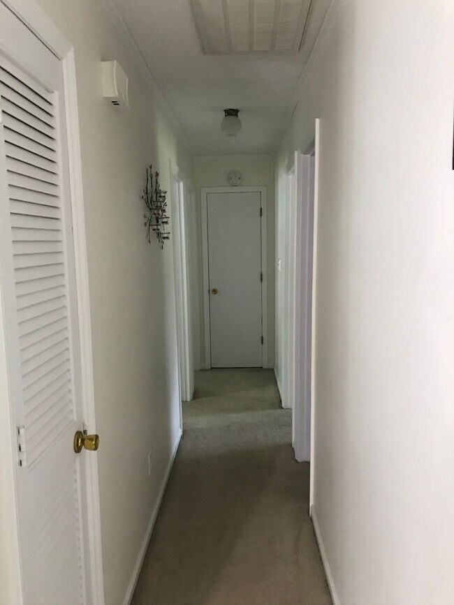 Building Photo - 308 Kenwood Dr