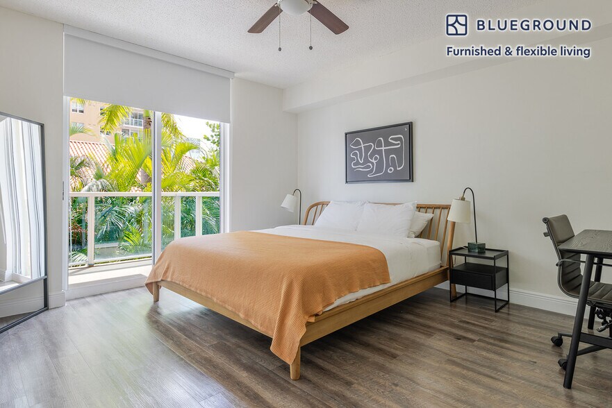 Building Photo - 16950 N Bay Rd