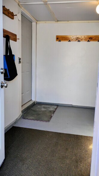 Entrance view into 12x12 deluxe mudroom. - 44 Coolidge St