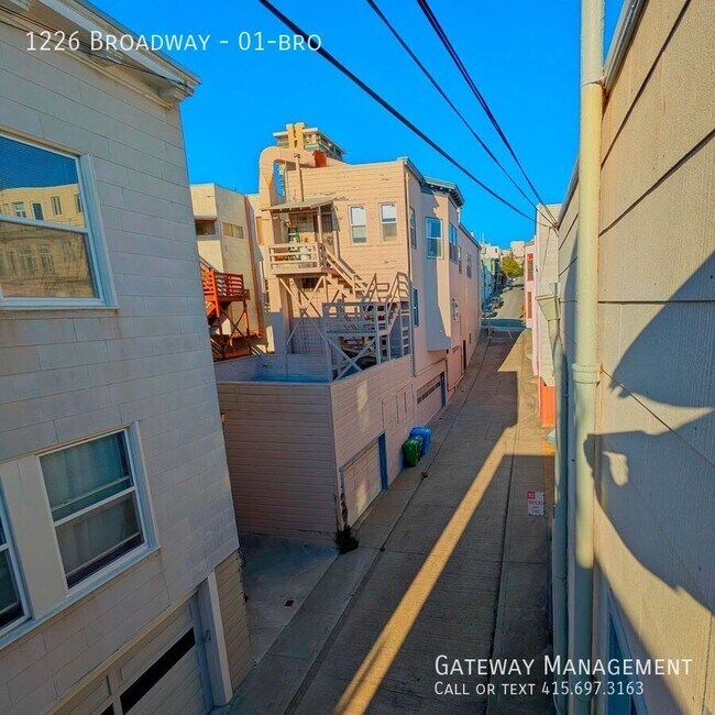 Building Photo - 1226 Broadway-01-bro