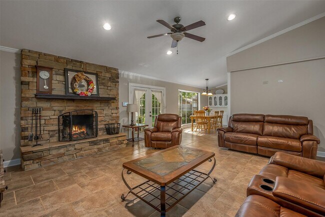 Building Photo - Available Now in Beautiful Southern Hills!