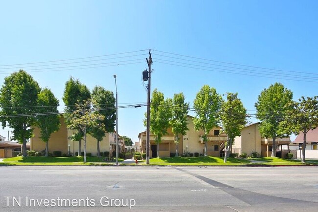 Building Photo - 510-520 E Orangewood Ave