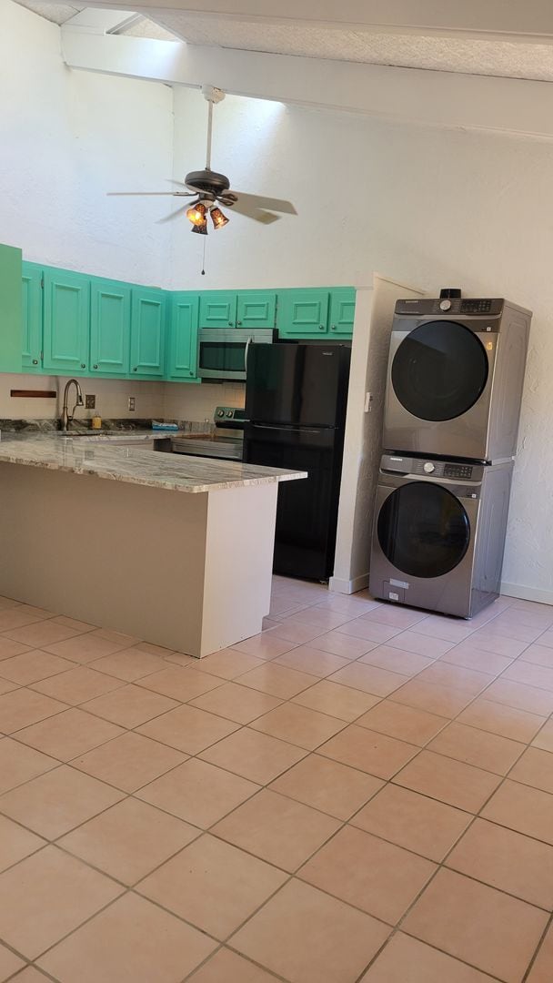 Building Photo - Annual UNfurnished renovated 2/1 condo dow...