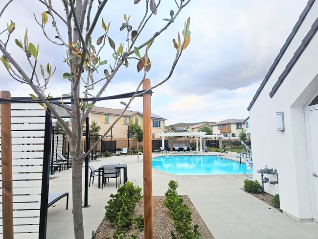 Building Photo - Rockport Ranch Beautiful Brand New Lennar ...