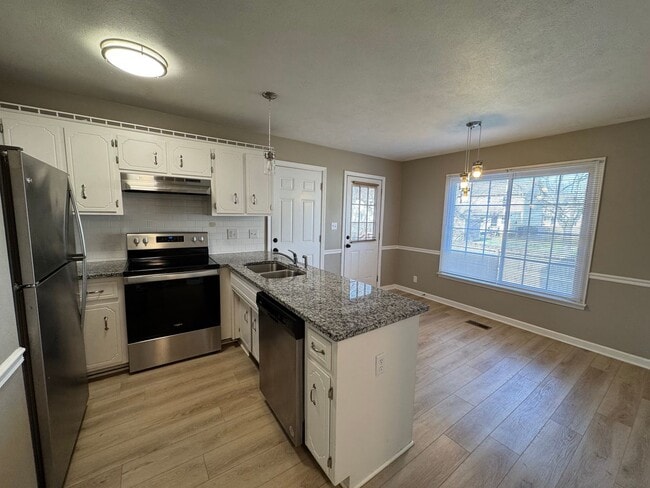 Building Photo - Beautiful Single Family Home