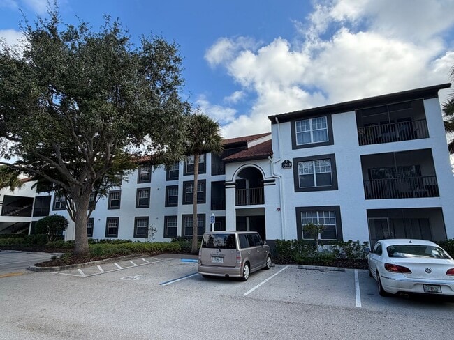 Building Photo - ANNUAL RENTAL - FAIRWAY PRESERVE- 2 BED / 2 BATH WITH LAKE VIEW