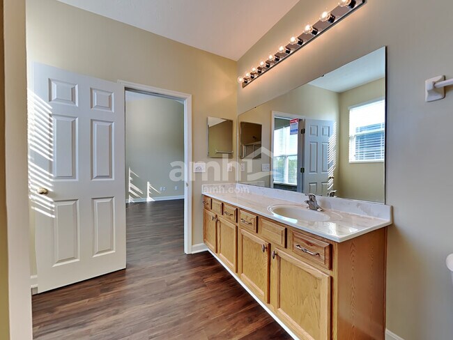 Building Photo - 1542 Quarter Horse Cir