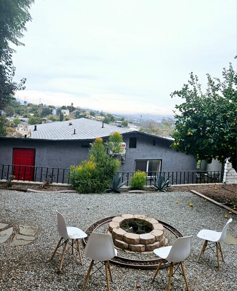 Building Photo - 1053 N Eastman Ave