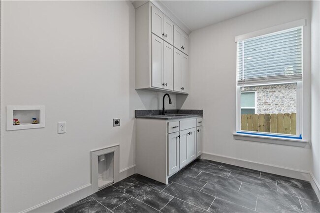 Building Photo - 1081 Whistler St