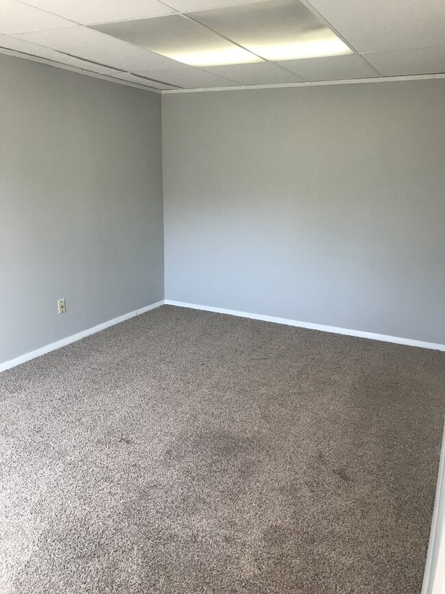 Building Photo - 3 bedroom 1.5 bathroom house in Gahanna fo...
