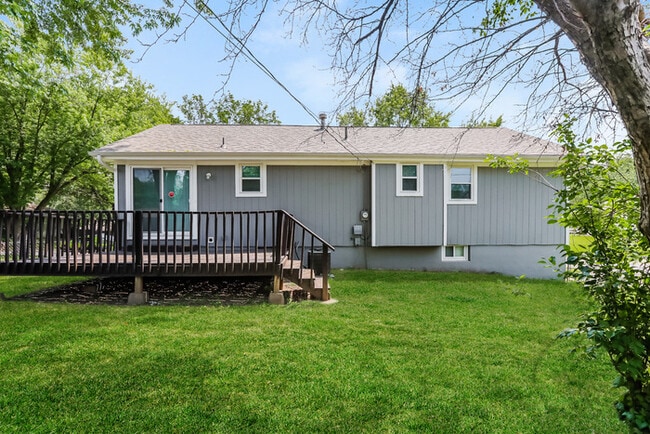 Building Photo - Great 3 Bedroom