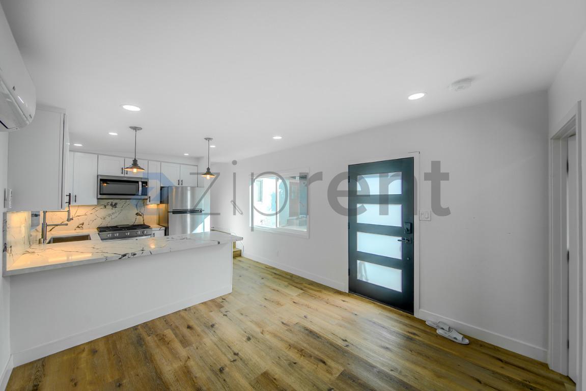 Building Photo - Unit Unit A