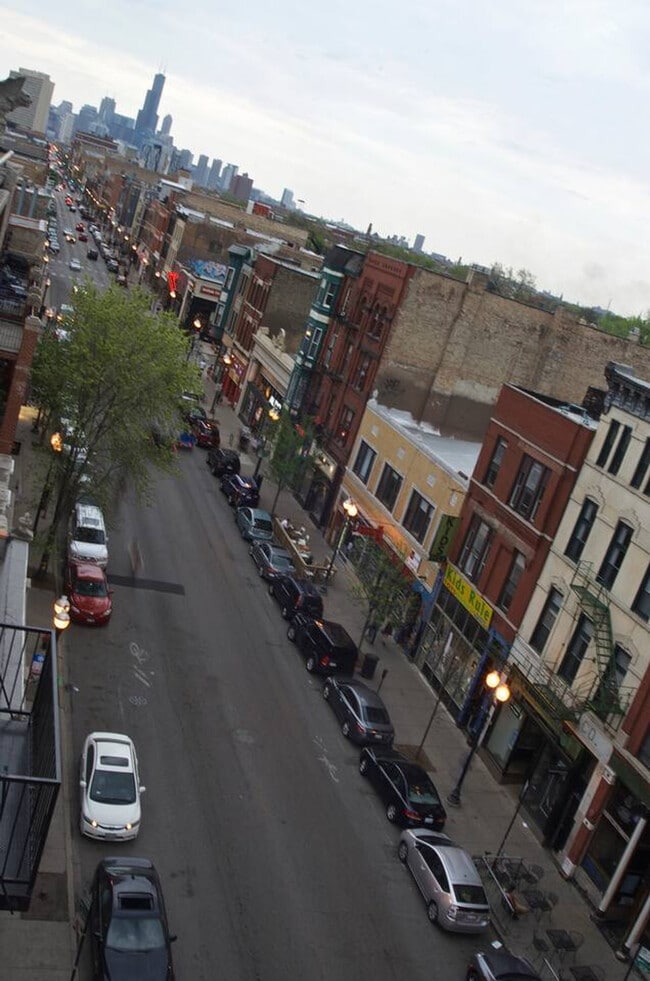 Building Photo - 1541 N Milwaukee Ave