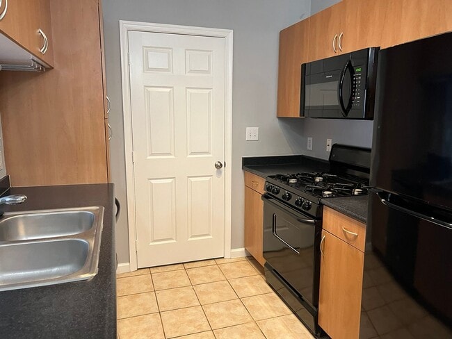 Building Photo - L(o)(o)K what we found!