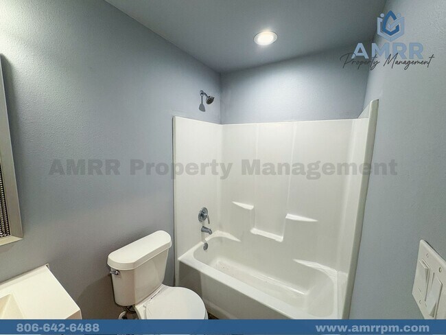 Building Photo - 1103 N Englewood Ave