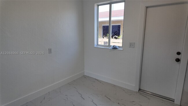Building Photo - 3737 NW 20th Ct