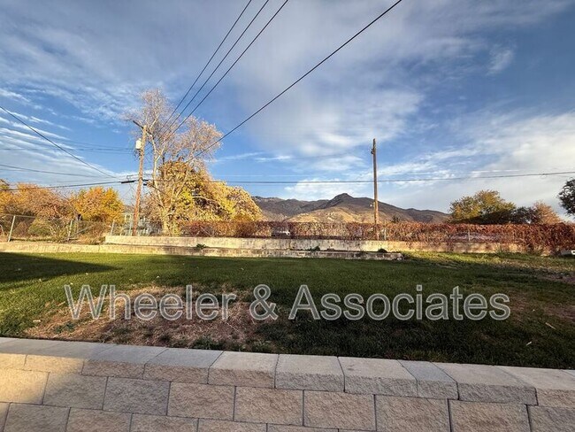 Building Photo - 3718-3718 Brinker Ave