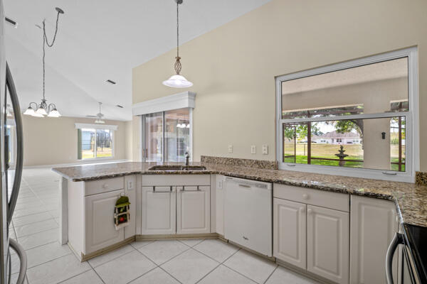 Building Photo - 5777 NW Eskimo Cir