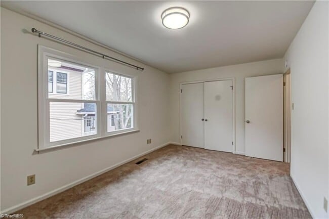 Building Photo - 115 S Mendenhall St