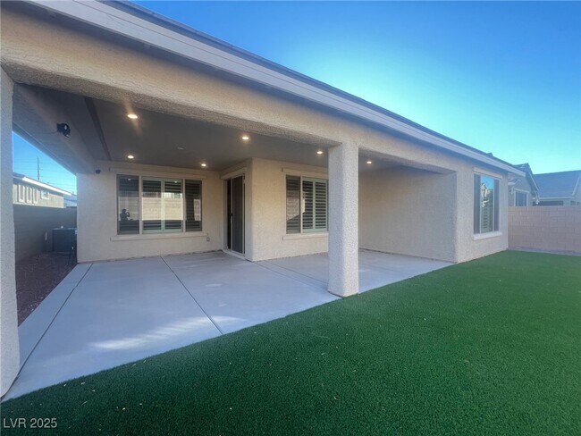 Building Photo - 2110 Millergrove Ave