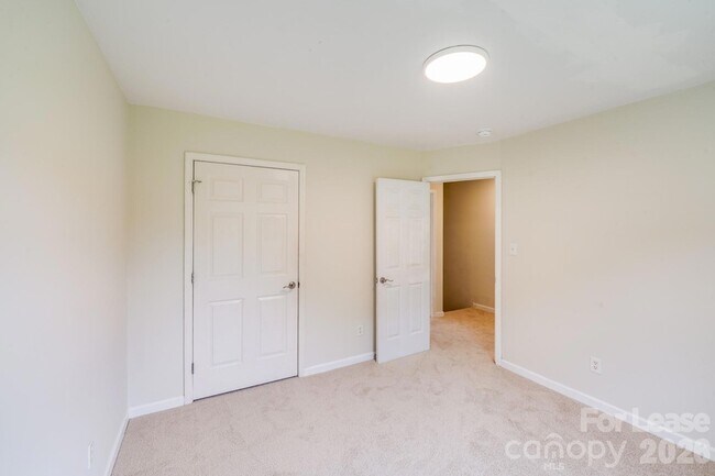 Building Photo - 3425 Anson St