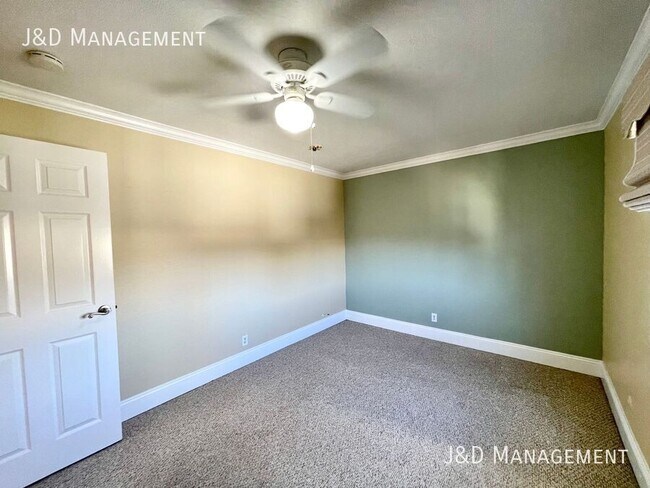 Building Photo - 1762 Hornblend St