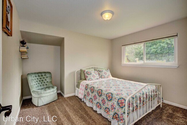 Building Photo - 3 br, 1 bath House - 1125 Wild Phlox