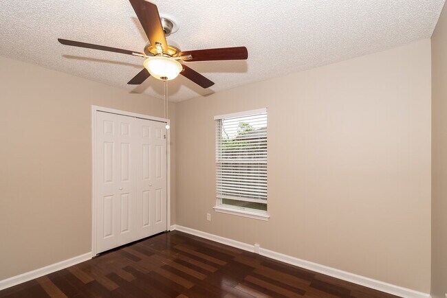 Building Photo - 3279 Chad Bourne Dr