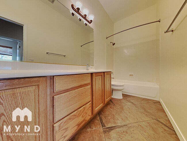 Building Photo - 11962 N Grape Ivy Pl