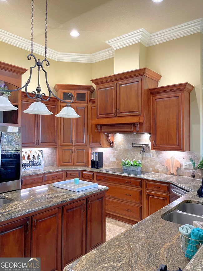 Building Photo - 208 Serpentine Dr