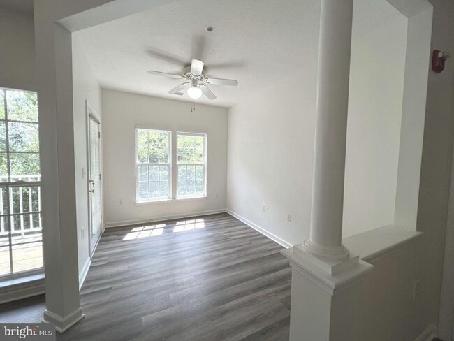 Building Photo - Beautiful 2 bedroom 2 baths condo in the gated community of Chestnut Point.